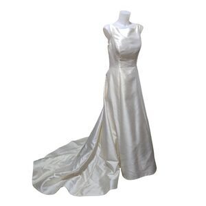 Morilee Women's Ivory Sleeveless Elegant Wedding Dress Size 12